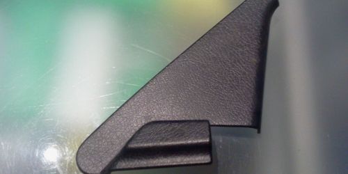 1996-2003 Suzuki Swift - Visszapillantó tükör  jobb oldali belső háromszög műanyag takaró fekete színű 83755-66E00-5PK 1000Ft